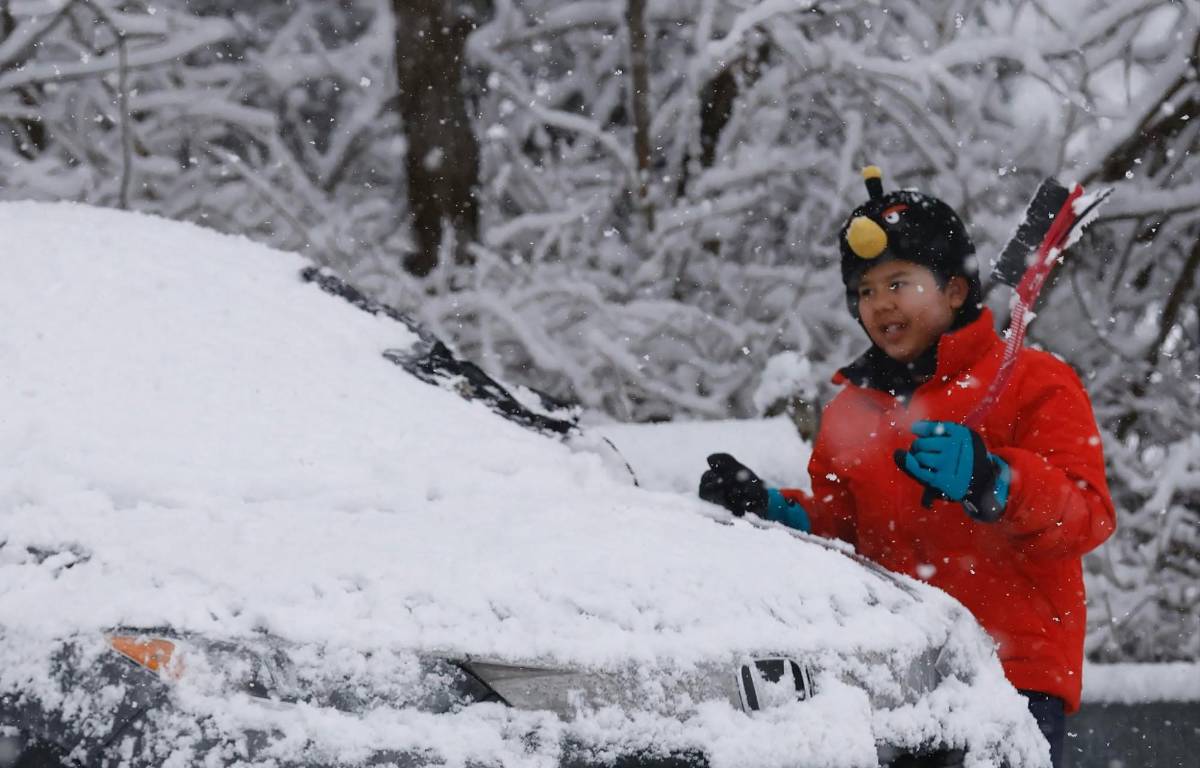 Nueva York pagará hasta $45 por hora por retirar nieve: requisitos y cómo aplicar