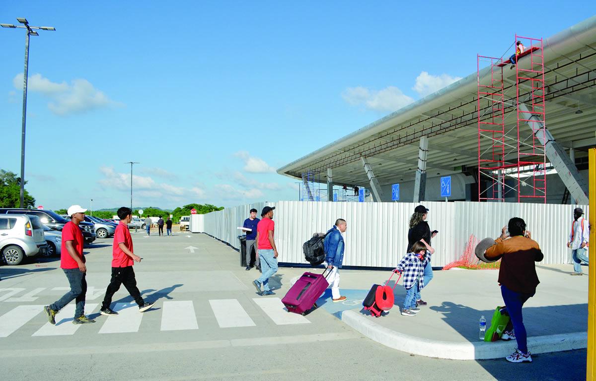 Se espera que más de 200,000 personas viajen a través de esta terminal aérea en diciembre.