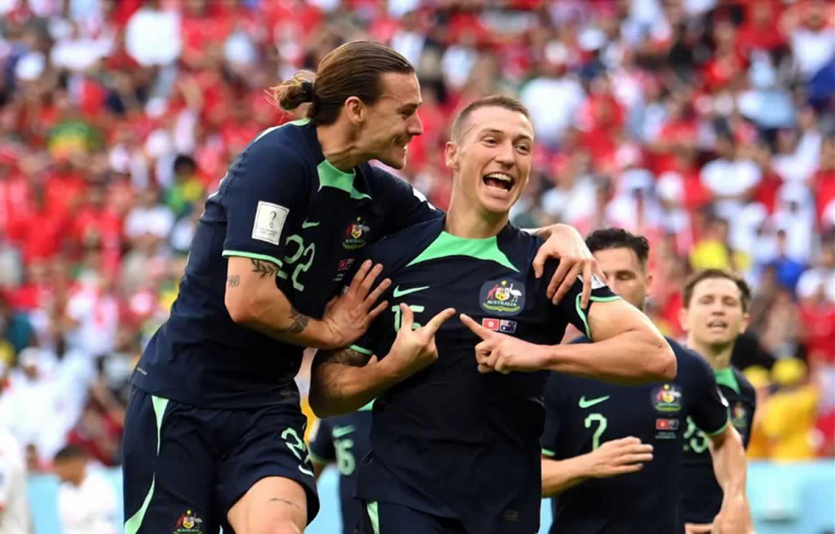 Australia se recupera a costa de Túnez y se acerca a octavos