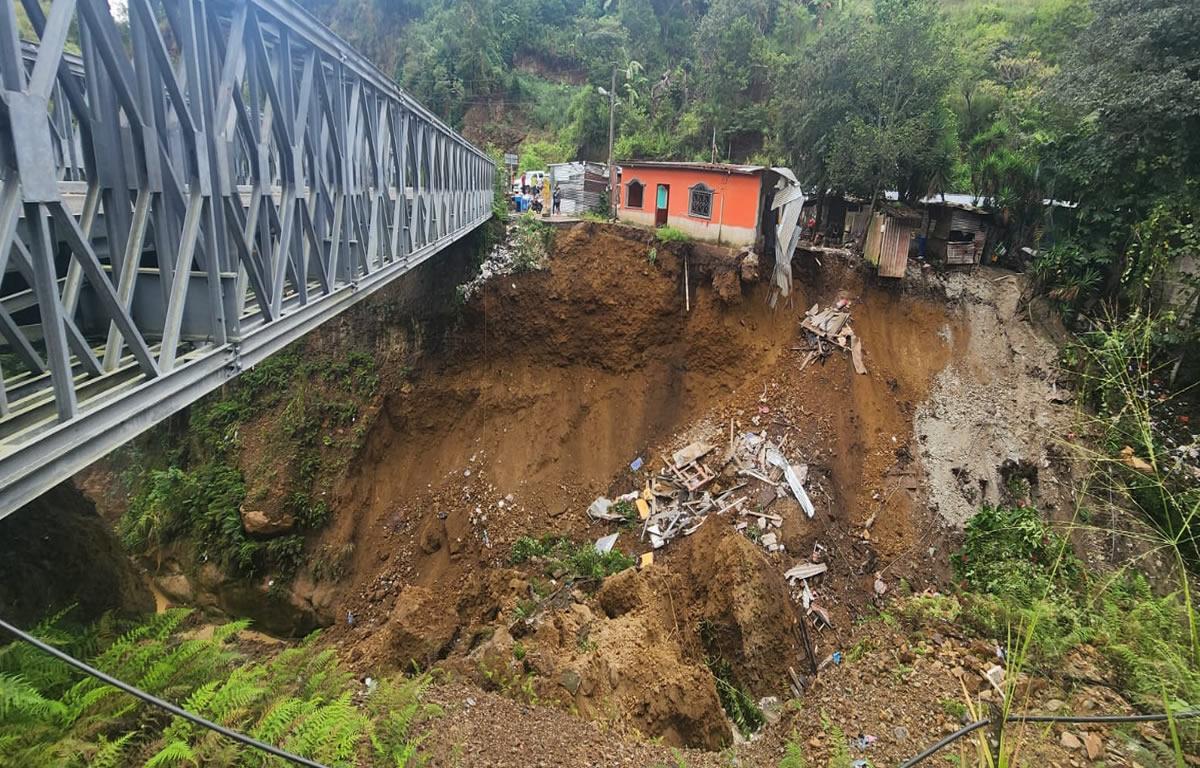 Inhabilitado paso por el puente Bailey en aduana de Agua Caliente en Ocotepeque