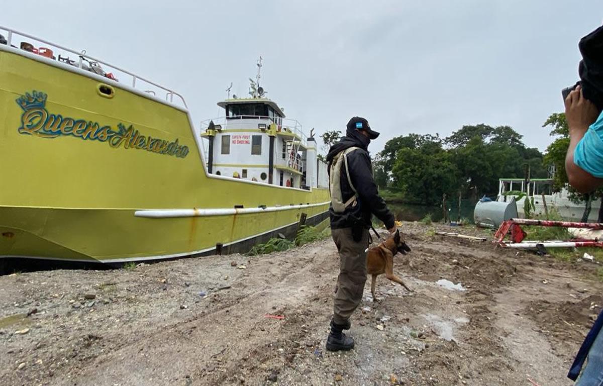Capturan a tres hombres tras revisión de una embarcación en La Ceiba