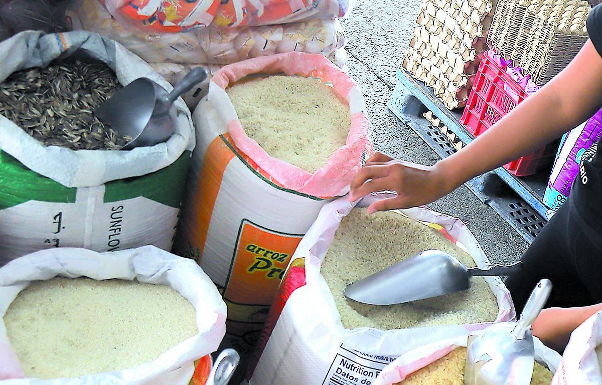 Canasta de 30 alimentos se cotiza en L12,242.05