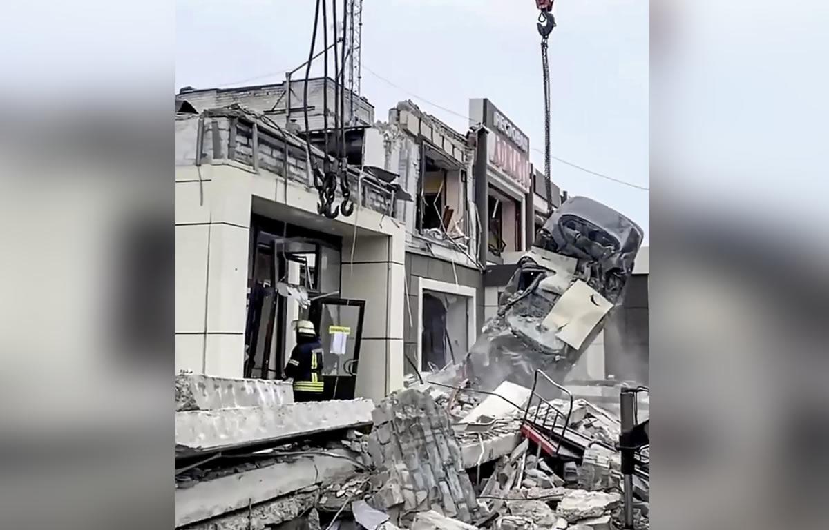 Al menos 20 muertos en bombardeo en zona ucraniana ocupada por Rusia