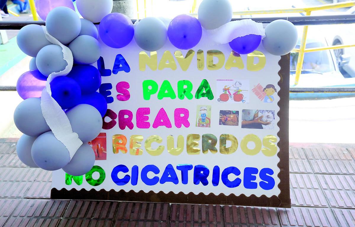 En noviembre, un niño perdió uno de sus ojos al explotar un cohete dentro de una botella.