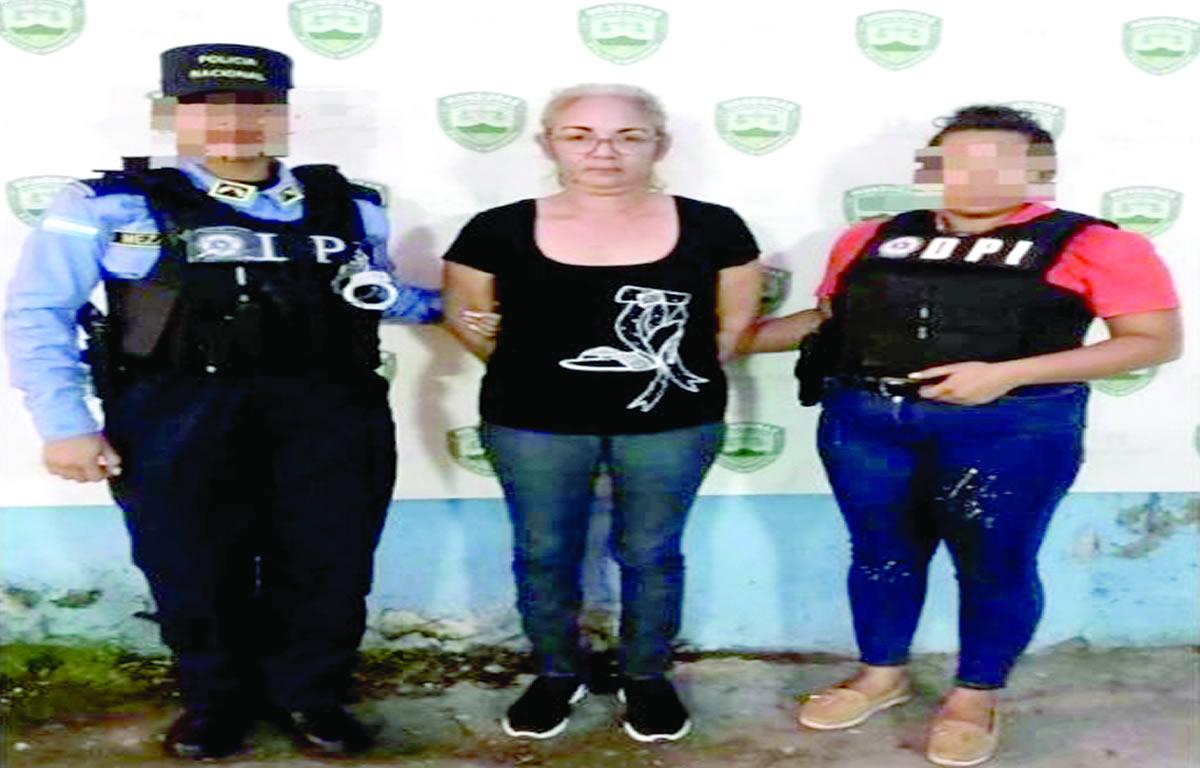 Cae mujer por intentar quemar vivo a su padre de 80 años