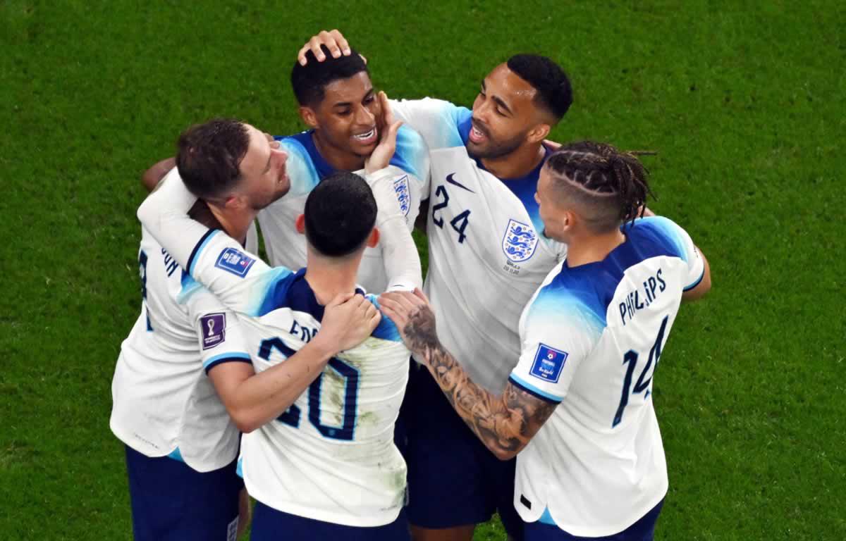 Inglaterra golea a Gales y va a octavos como líder de grupo
