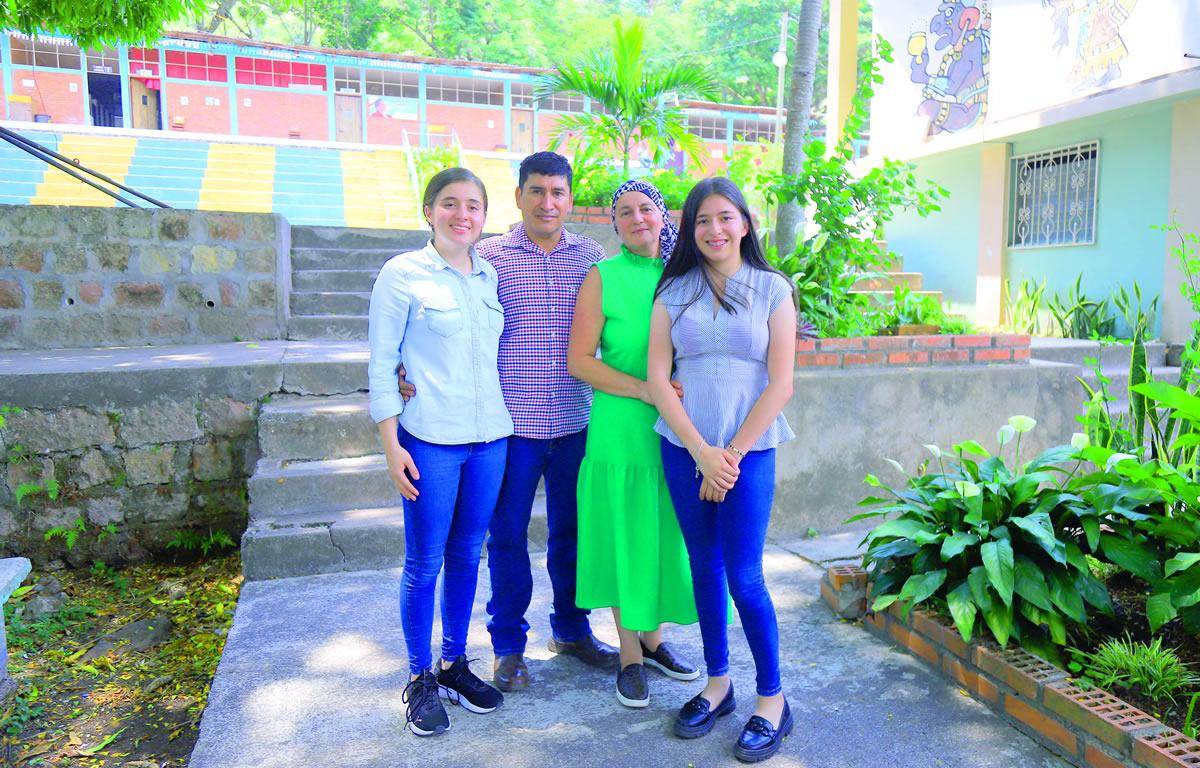 $!Su principal pilar son sus padres, dijeron las niñas.