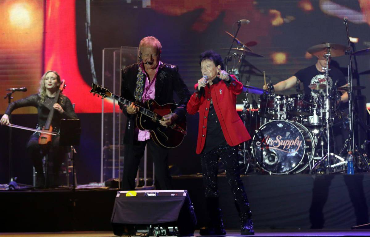 Air Supply festeja 50 años de clásicos y romance con sus fans hondureños