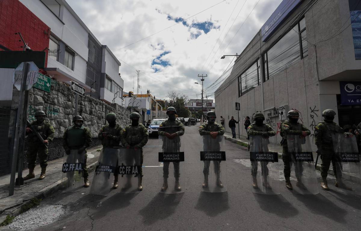 Perú vigila los “puntos críticos” de la frontera con Ecuador