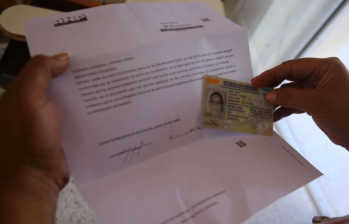 RNP recibe impresora que hará un tiraje de 1,200 DNI por hora