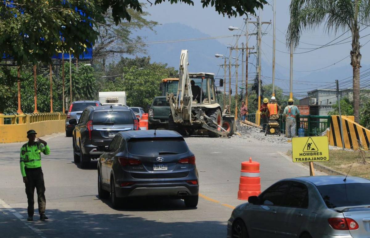 La alcaldía ha hecho cierres parciales para no afectar el tráfico vehicular.