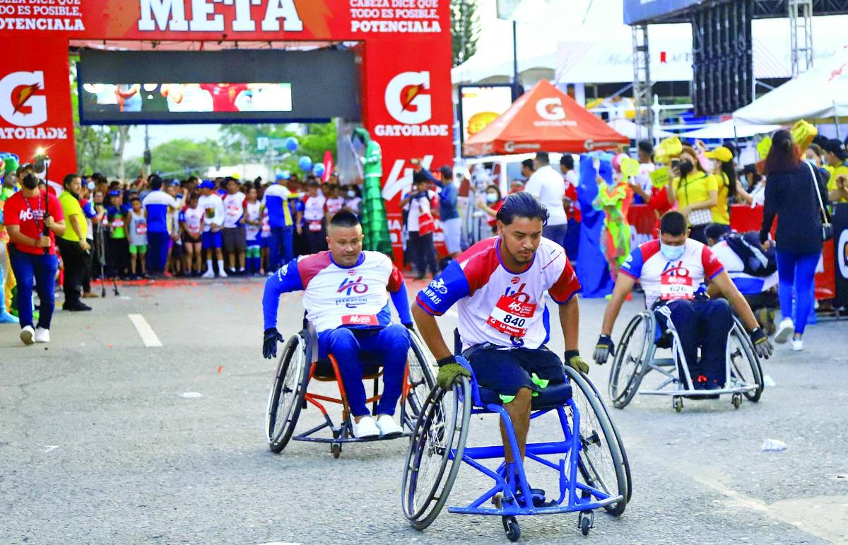 No hubo obstáculos que frenara a estos guerreros en la Maratón de Diario LA PRENSA