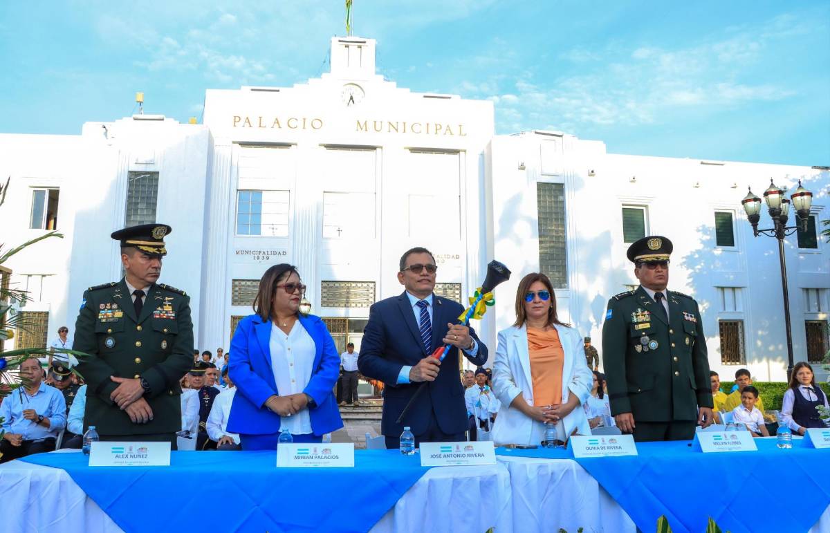Con civismo inauguran el mes patrio en San Pedro Sula
