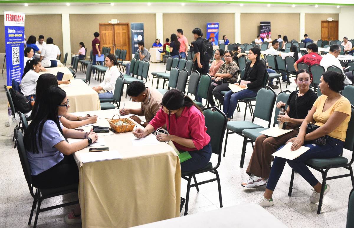 UTH y USAID presentan oportunidades de empleo