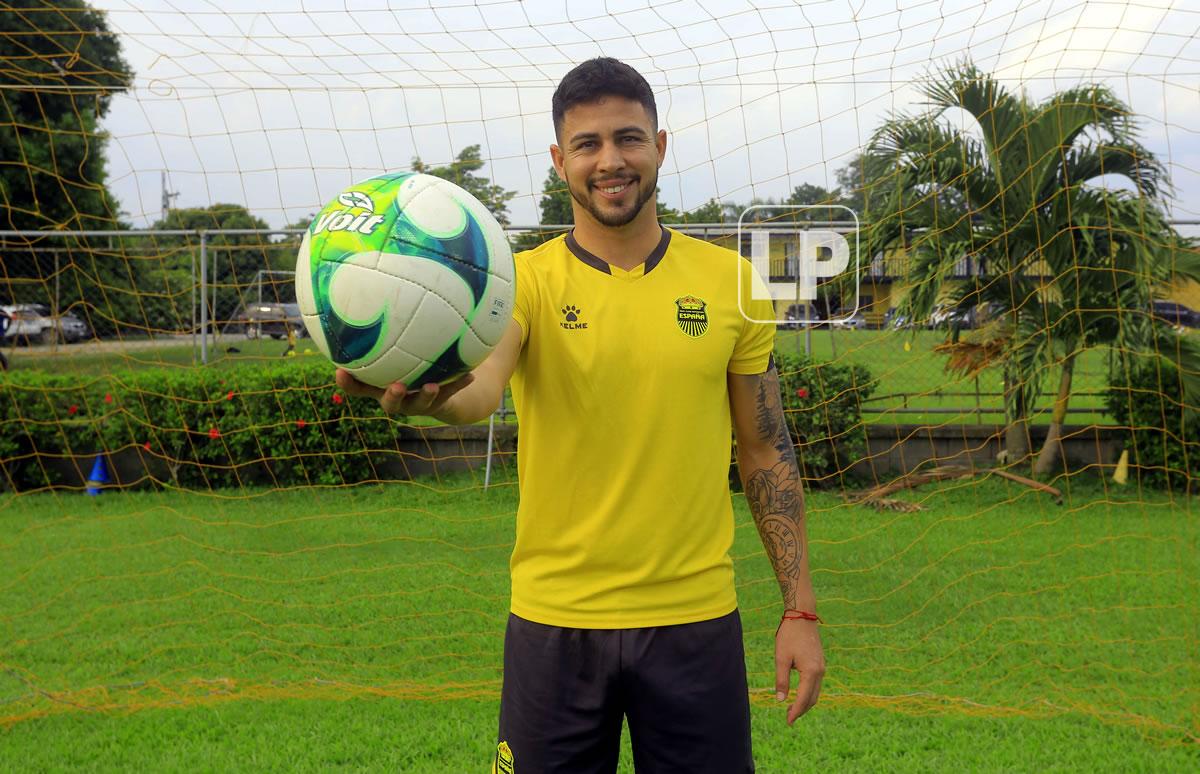 Pedro Báez marcó en su último partido con el Real España y espera continuar su racha de goles.