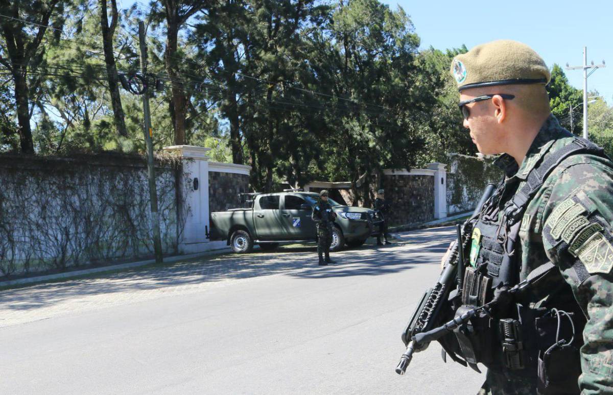 Blindada con resguardo militar permanece la casa del presidente electo Nasry Asfura