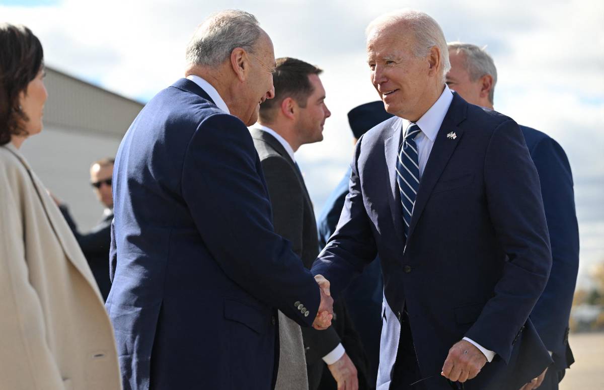 “Estamos en peligro”: Biden habla de las elecciones sin ver que había un micro encendido