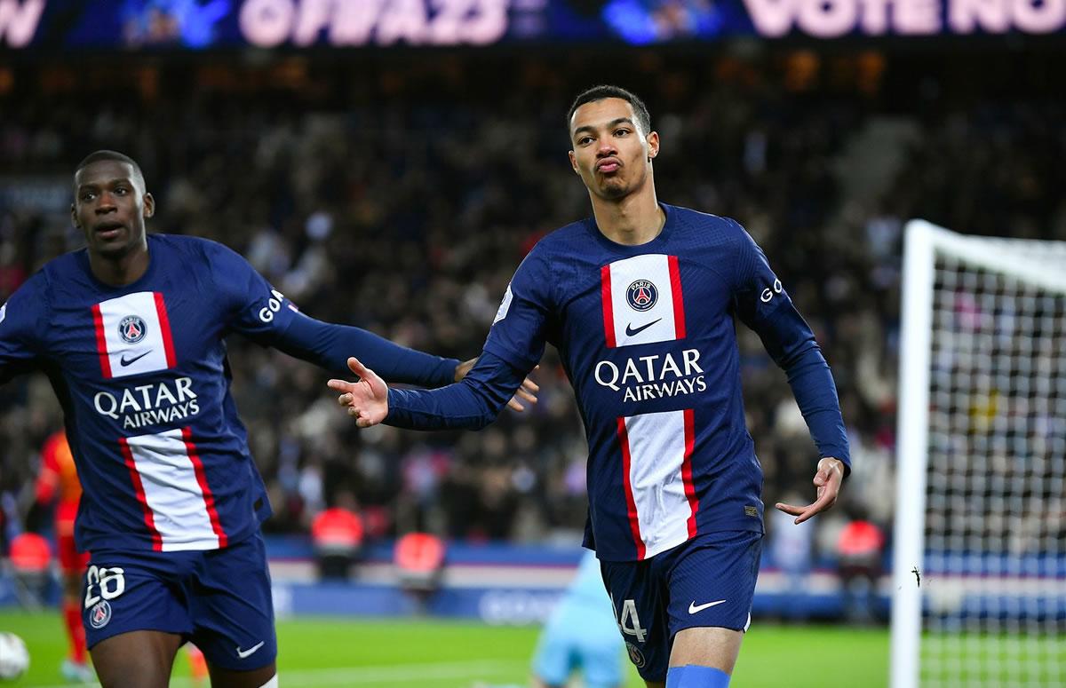El francés Hugo Ekitike abrió el marcador para la victoria del PSG.