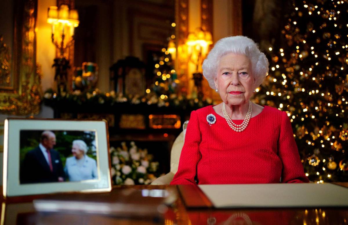 La reina Isabel II confiesa en su mensaje de Navidad que “echa de menos” al príncipe Felipe