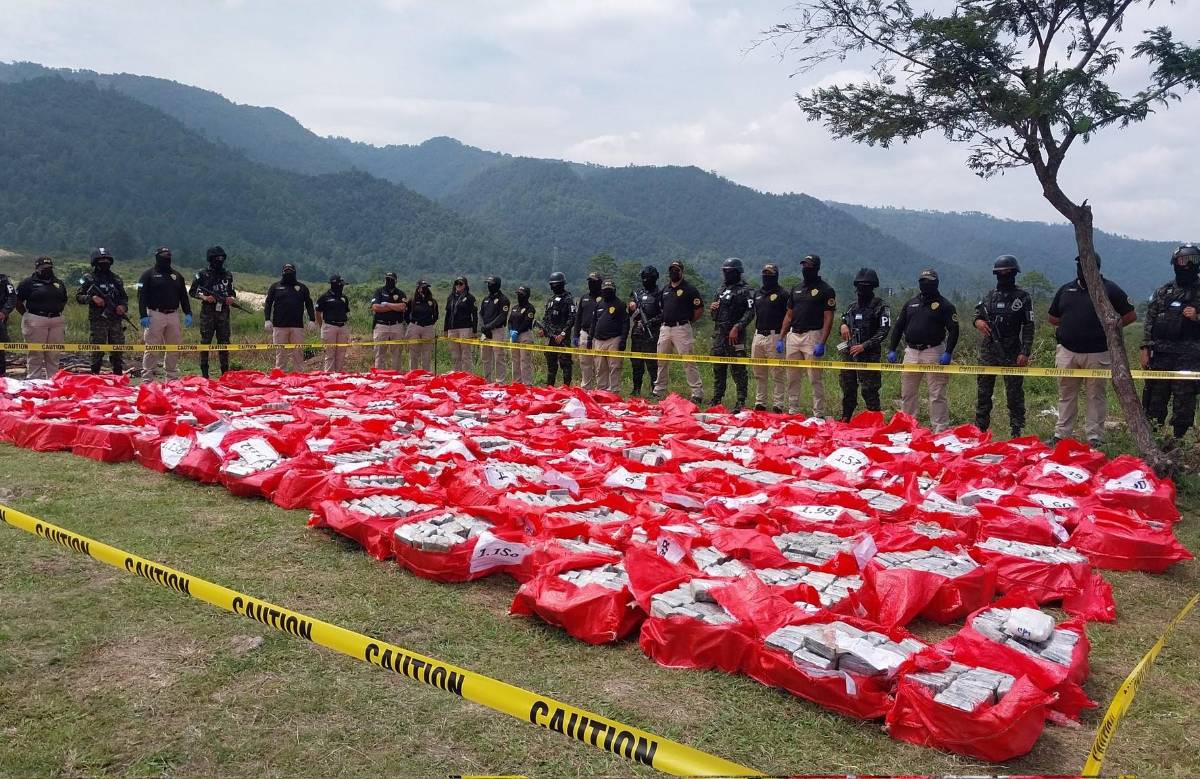 Incineran 3,9 toneladas de cocaína incautadas a colombianos en Honduras