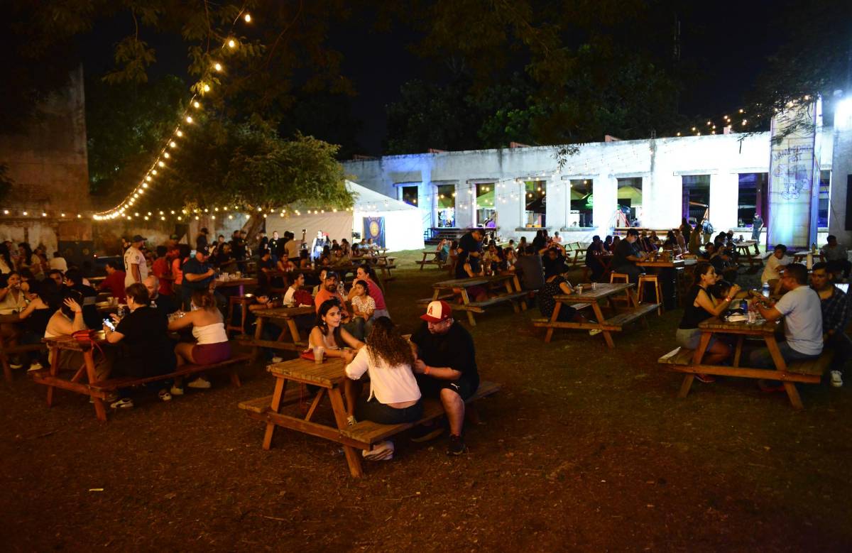 Las familias compartieron un agradable momento entre gastronomía y buena música.