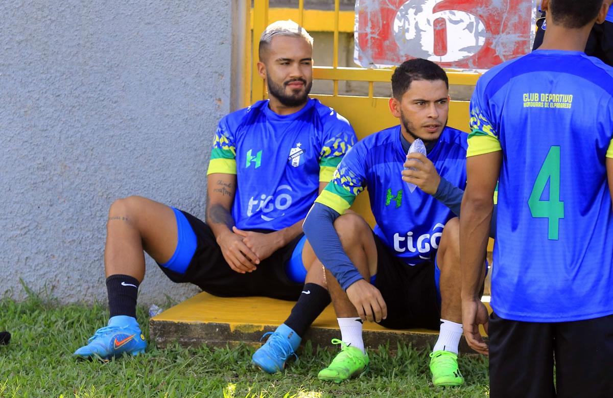 Jason Sánchez junto a Juan Gómez, en el primer entrenamiento que hicieron en el Honduras Progreso.