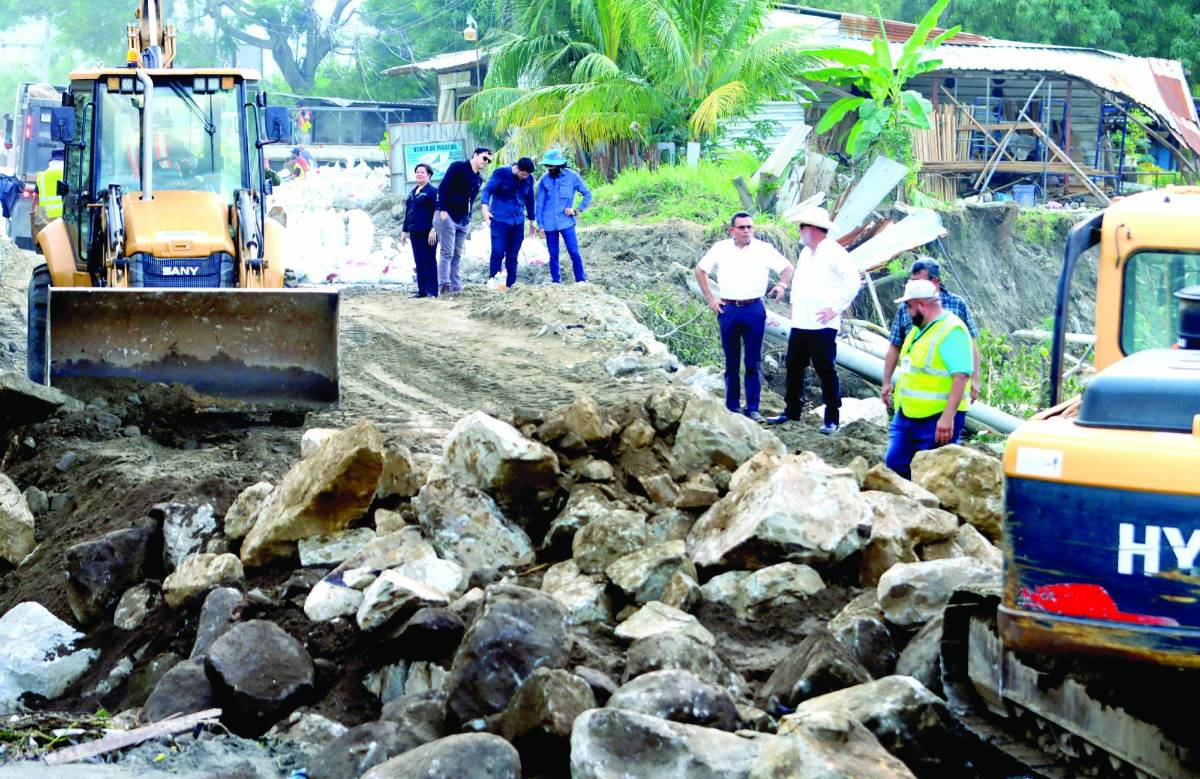 Los trabajos en puente que construye siglo 21 se intensificaron y en tres semanas será utilizado.