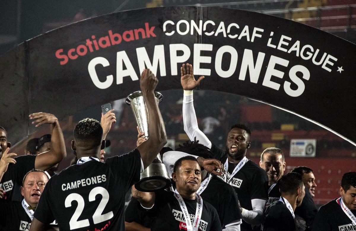 El Olimpia levantó en Costa Rica el trofeo de la Liga Concacaf 2022.