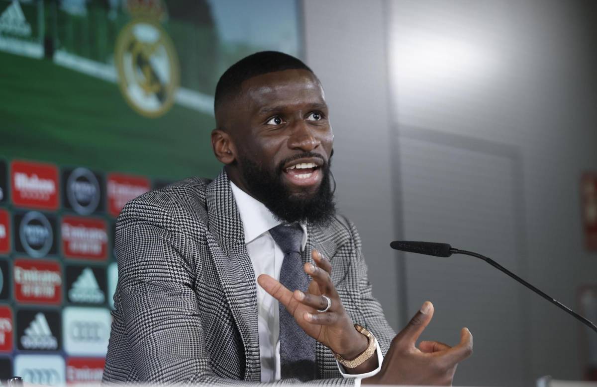 Rüdiger fue presentado como jugador del Real Madrid y revela haber rechazado al Barcelona