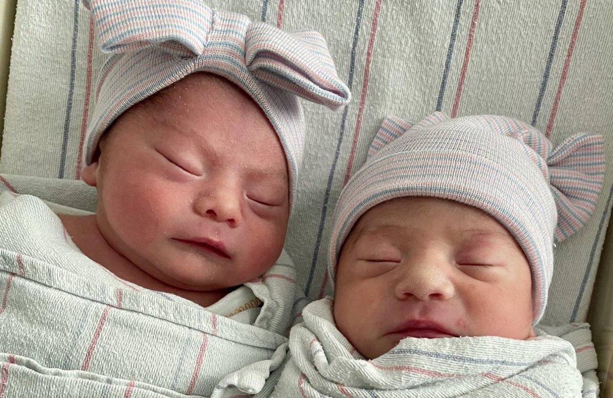 Gemelos nacieron con 15 minutos de diferencia y en años distintos: uno en 2021 y otro en 2022