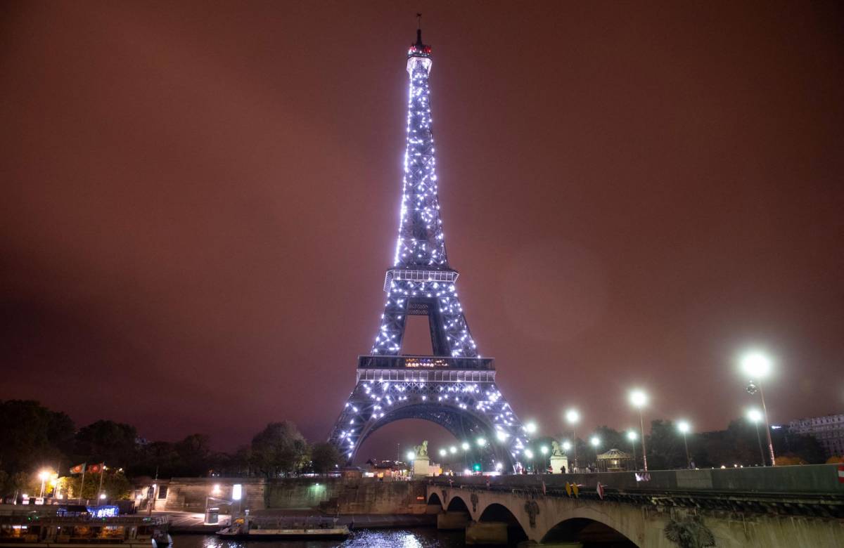 París dejará de iluminar sus monumentos para ahorrar energía