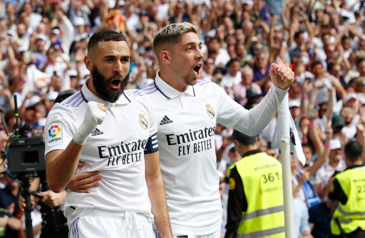 ¡El clásico es blanco! Real Madrid destroza al Barcelona y vuelve a la cima de la Liga de España