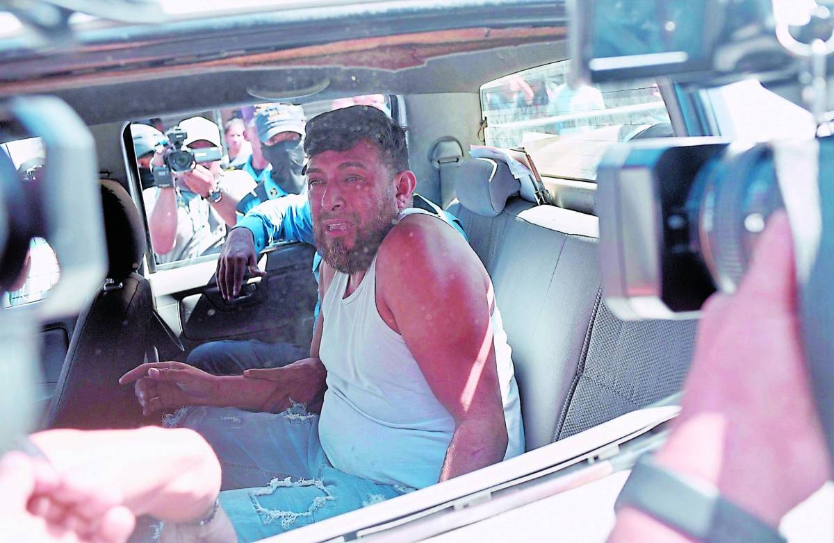 Fue salvado de ser linchado tras disparar en protestas.