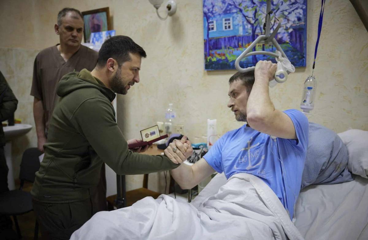 Zelenski llega a Nueva York y visita a soldados ucranianos heridos