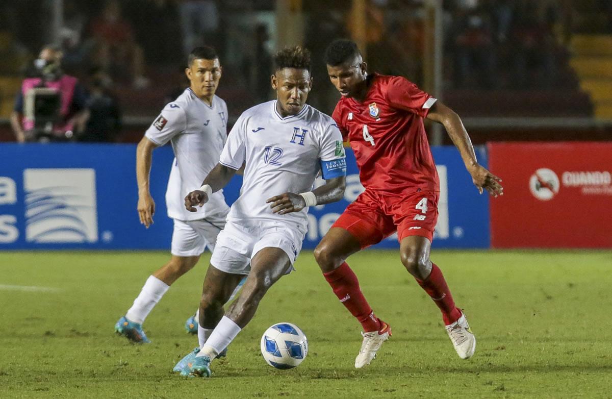 Romell Quioto jugó de titular y como capitán contra Panamá.