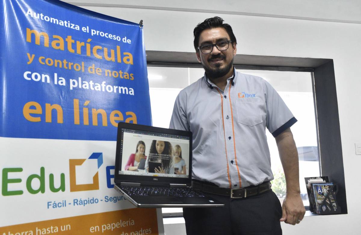 Jesús Rivera creó software para mejorar administración educativa