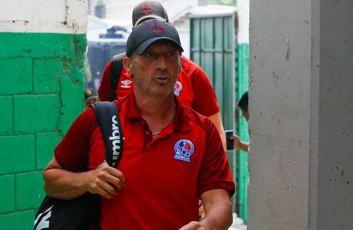 Pedro Troglio le brinda espectacular noticia al Olimpia