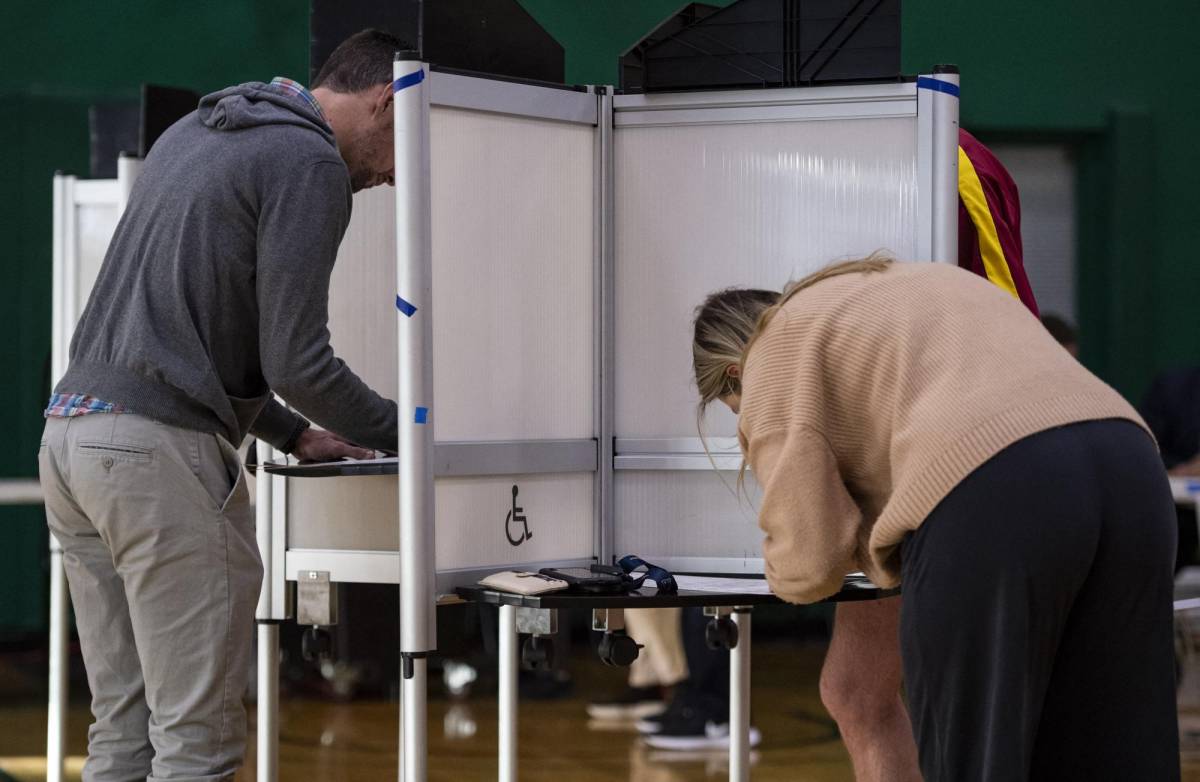 Abren las urnas en los cruciales comicios de mitad de mandato en Estados Unidos