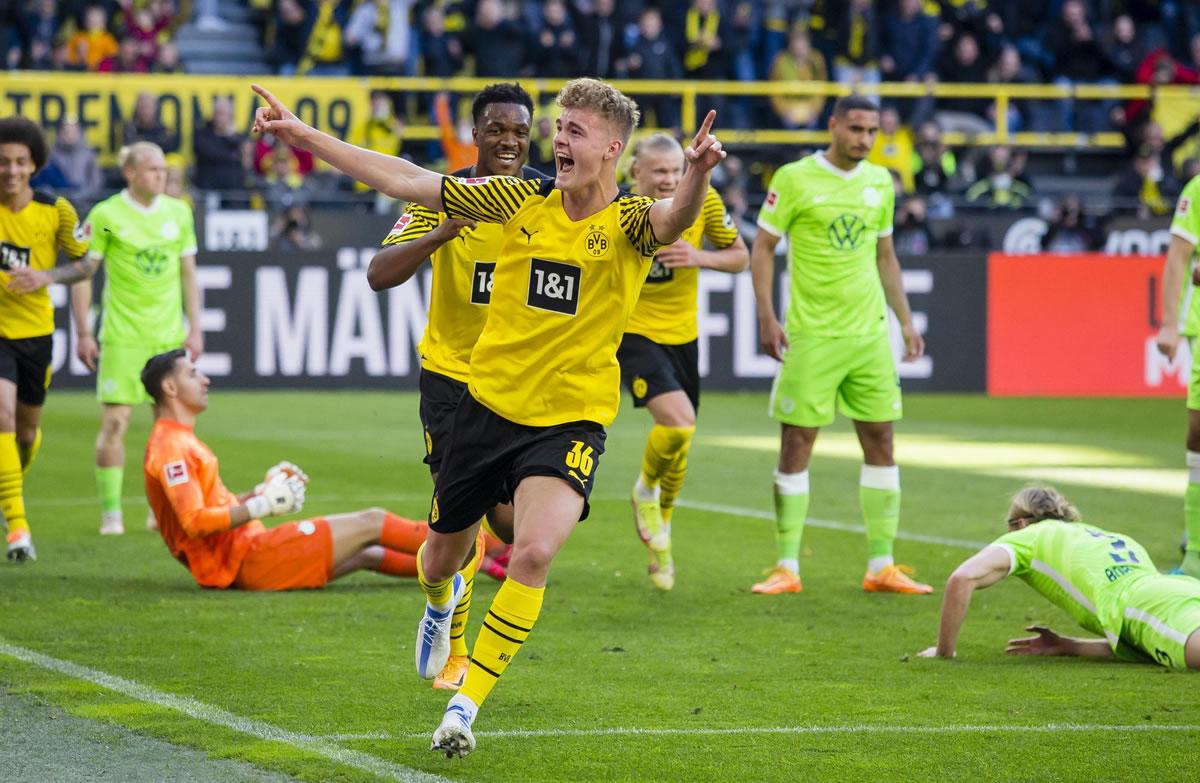 La felicidad del joven debutante Tom Rothe tras su primer gol en la Bundesliga.