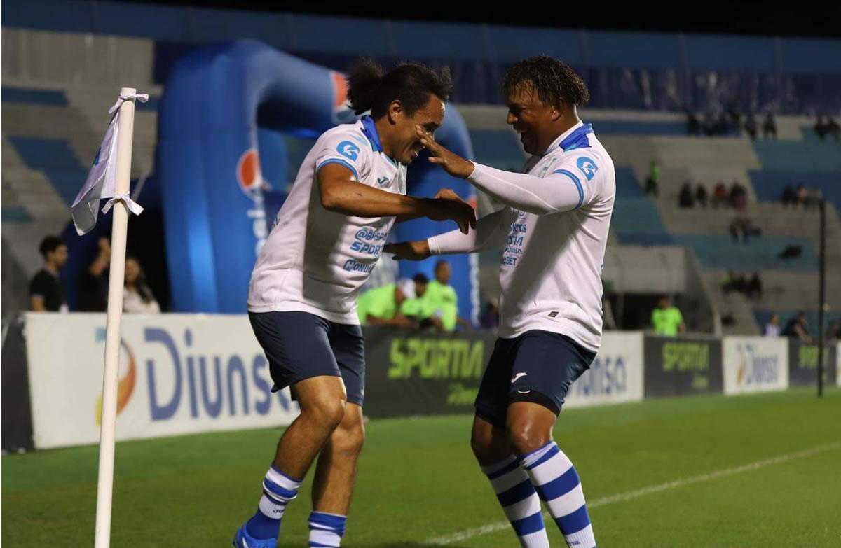 El bailecito de ‘Rambo‘ de León y Carlos Pavón en el Nacional.