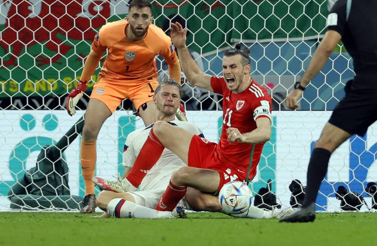 No se vio: Lo que pasó entre Gareth Bale y jugadores de EUA y primera mancha en el Mundial de Qatar