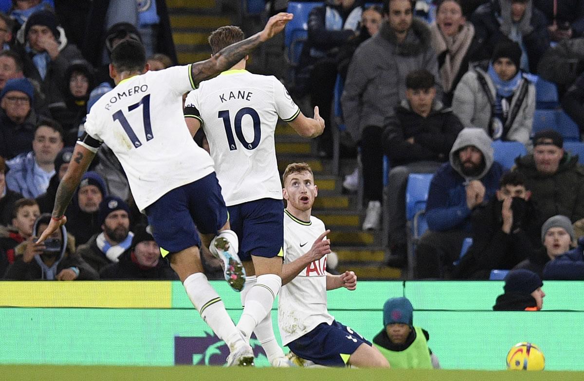 Dejan Kulusevski festejando su gol que abrió el marcador ante el Manchester City.
