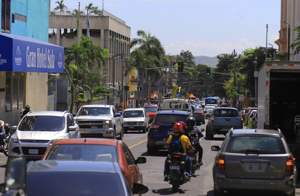El parque vehicular de San Pedro Sula es de más de 400 mil vehículos y a diario entra una cantidad similar de vehículos de otros municipios.