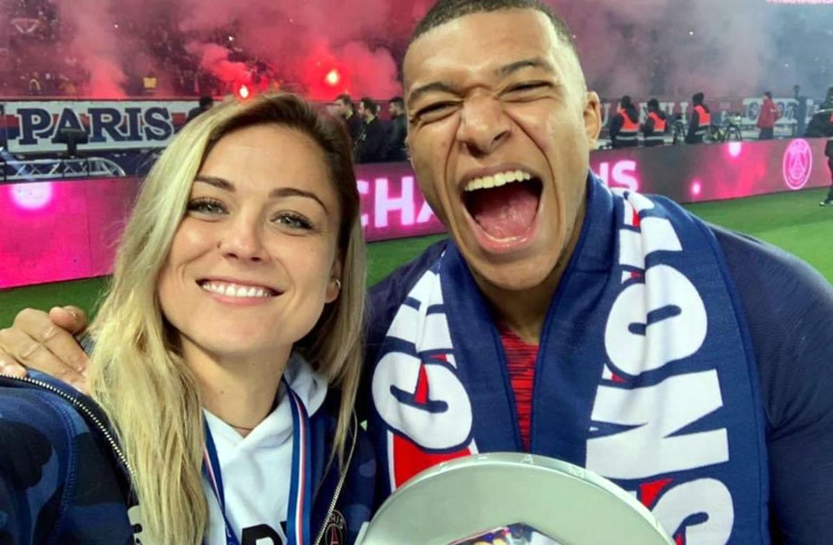Mbappé y Laure Boulleau celebrando un título de la Ligue 1 del PSG.