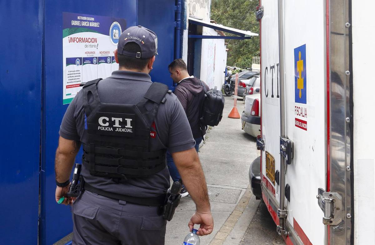 Menor realiza disparos intimidatorios en una escuela y luego se autolesiona