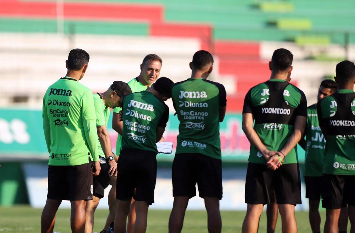 Hernán ‘La Tota‘ Medina dirigió su primer entrenamiento como entrenador de Marathón.