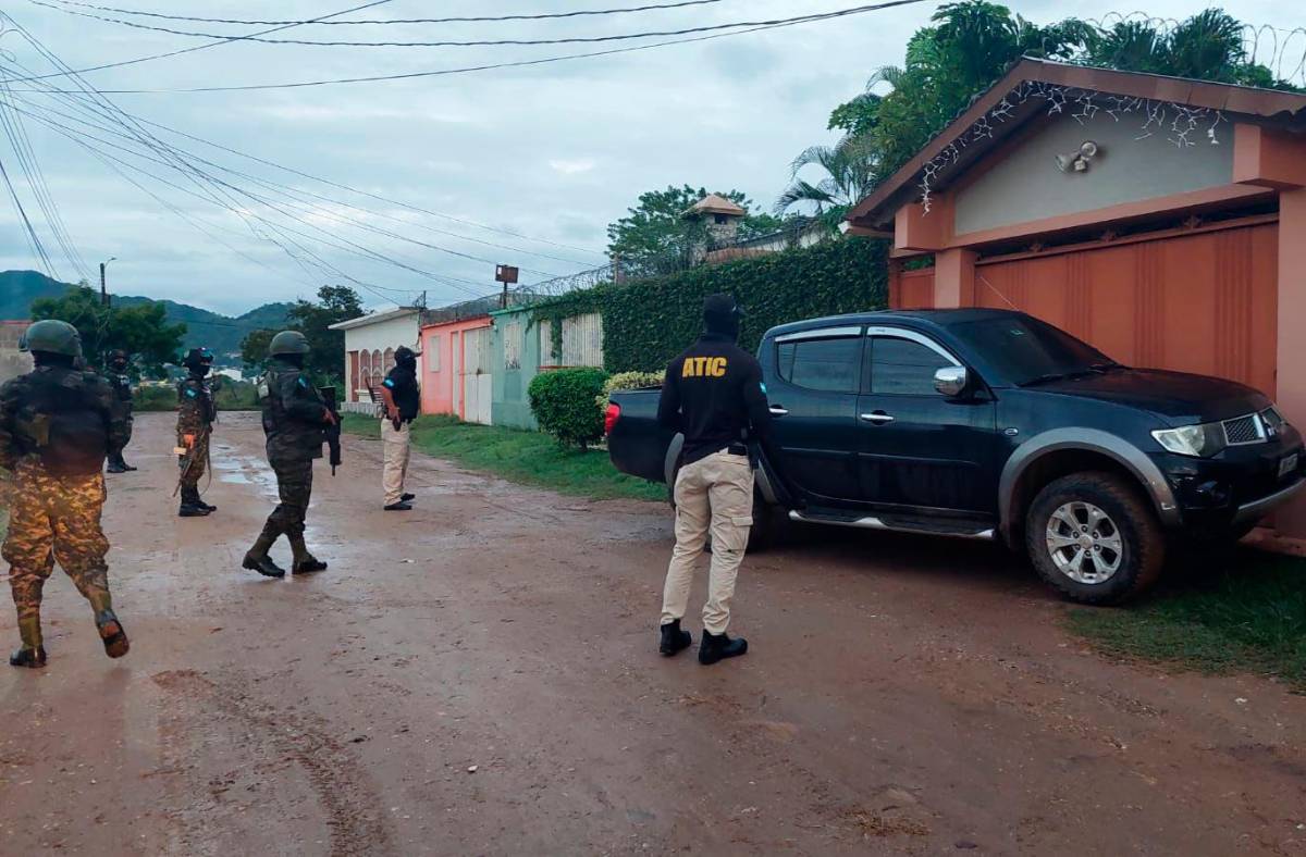 Acusan a jueces y exfuncionarios de varios delitos