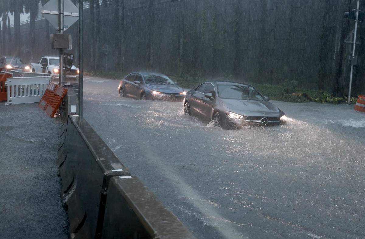 Florida en emergencia por graves inundaciones en cinco condados sureños