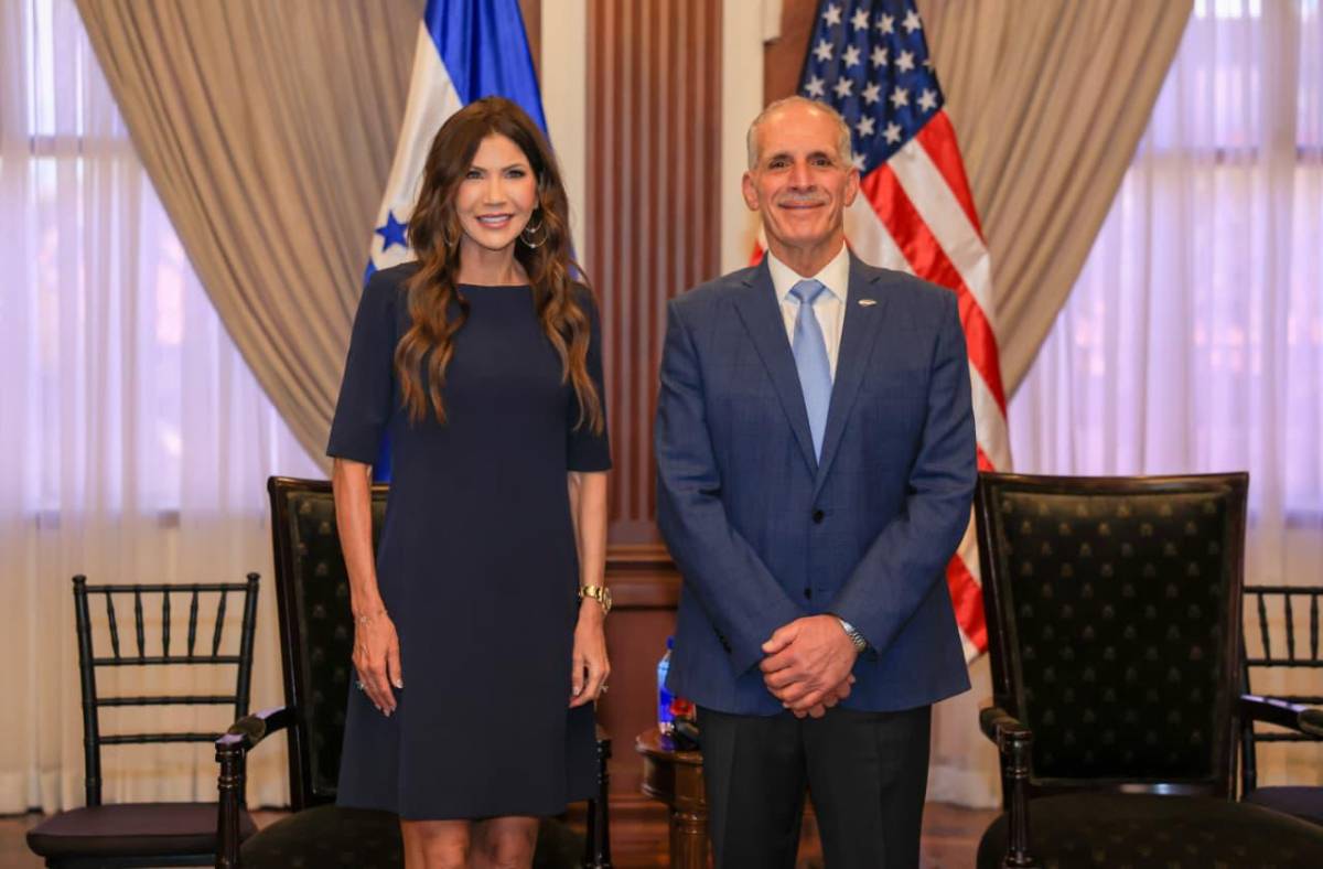 Así fue el encuentro de Nasry Asfura con Kristi Noem