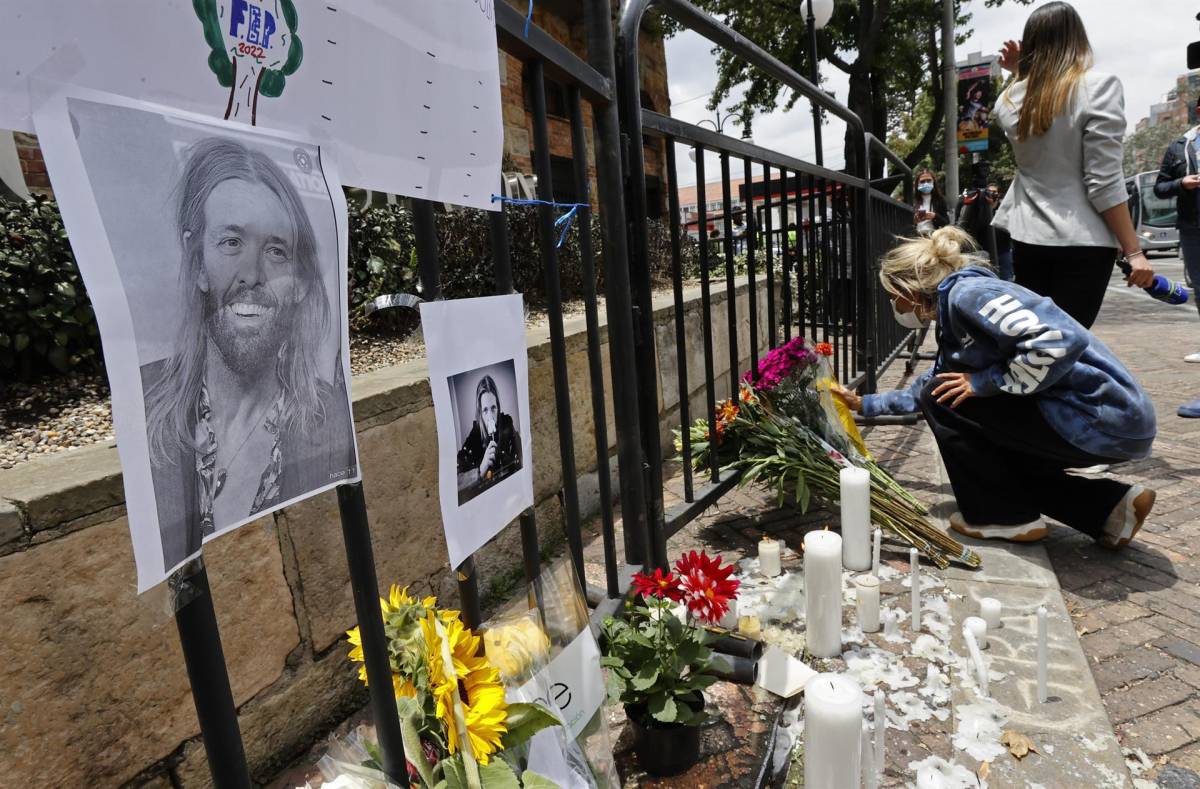 Seguidores de Foo Fighters homenajean a Taylor Hawkins con emotiva despedida en Bogotá